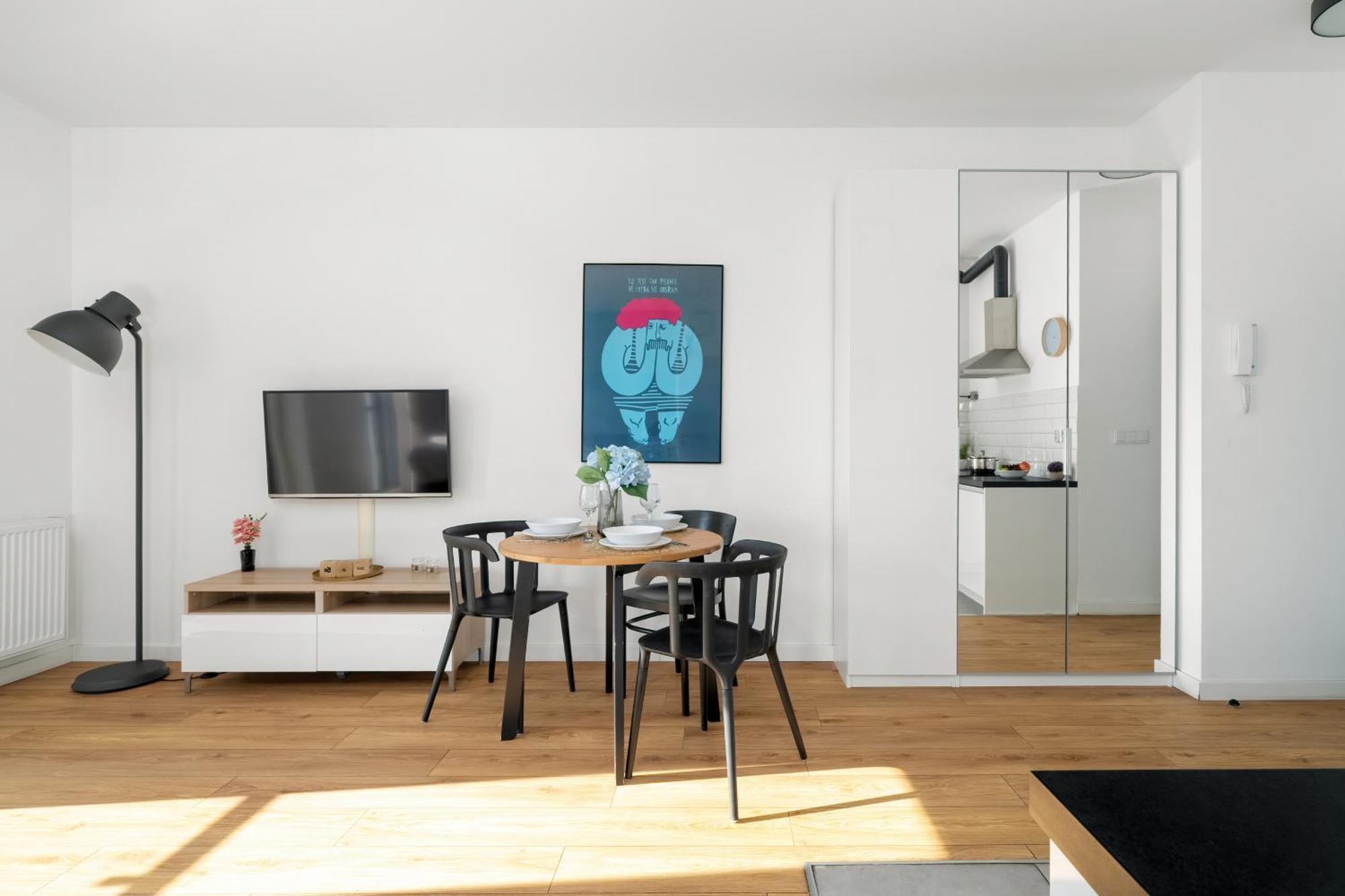 Klimatyczne I Nowoczesne Studio Very Berry W Poznaniu By Noclegi Renters Экстерьер фото